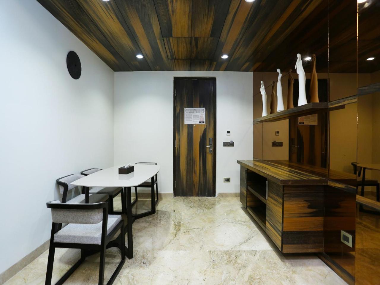 Golden Blossom Imperial Resorts Лакнау Екстериор снимка