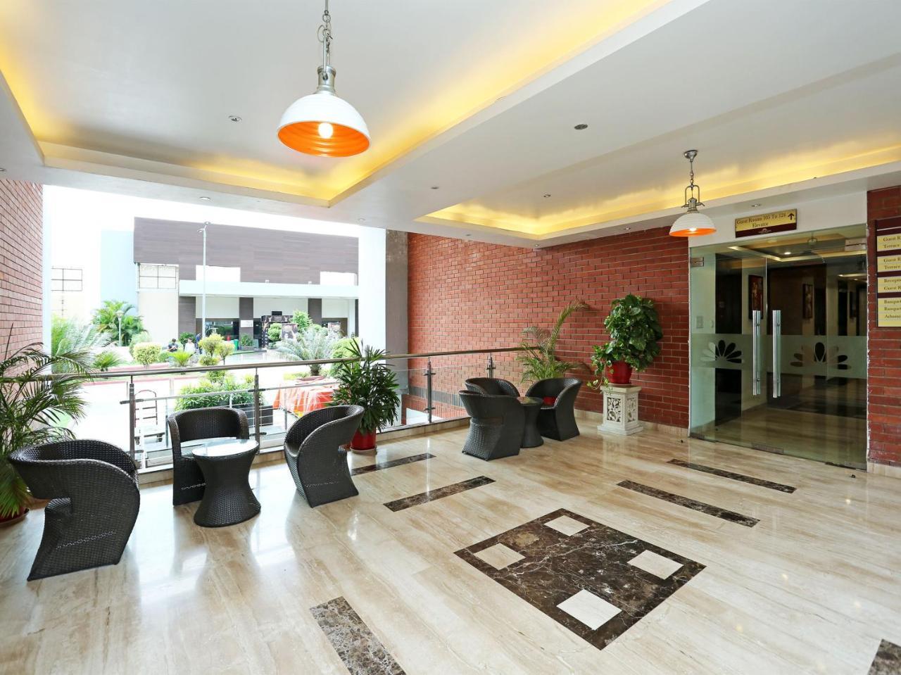 Golden Blossom Imperial Resorts Лакнау Екстериор снимка